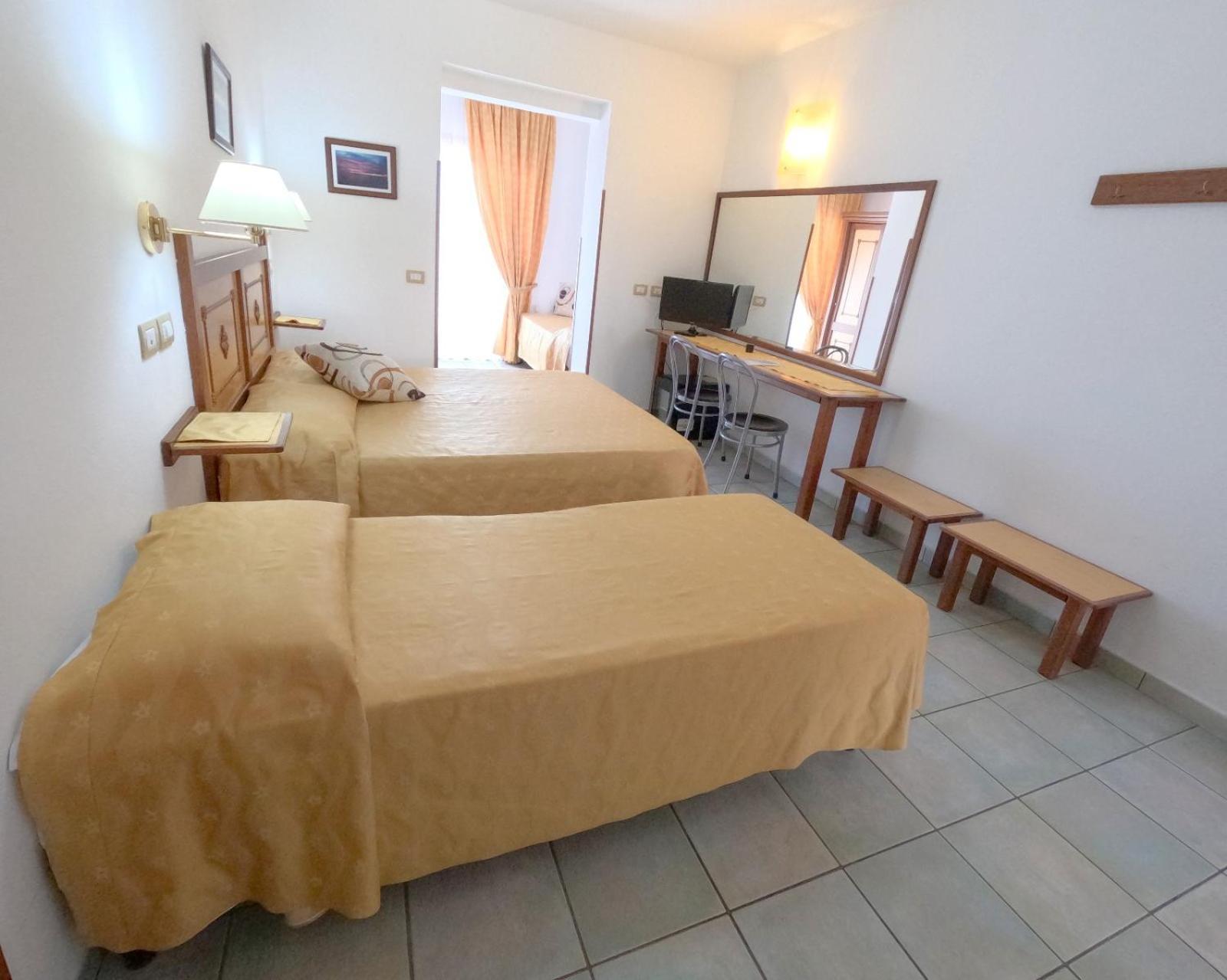 Hotel La Playa Кала-Гононе Экстерьер фото